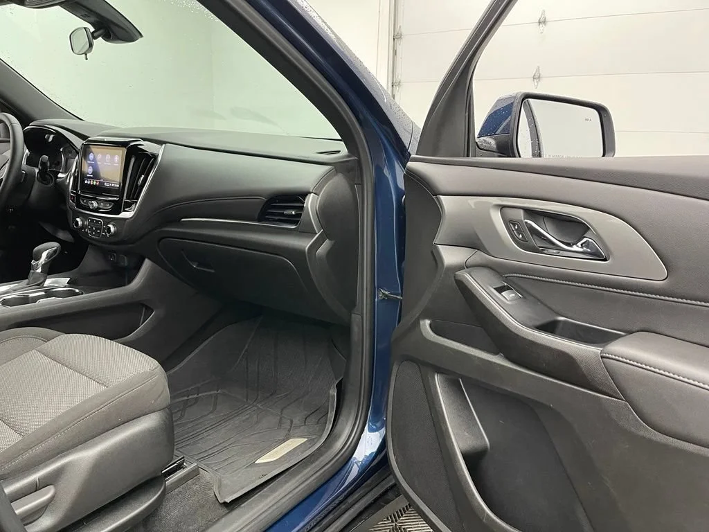 Used 2023 Northsky Blue Metallic Chevrolet LT Cloth image 31