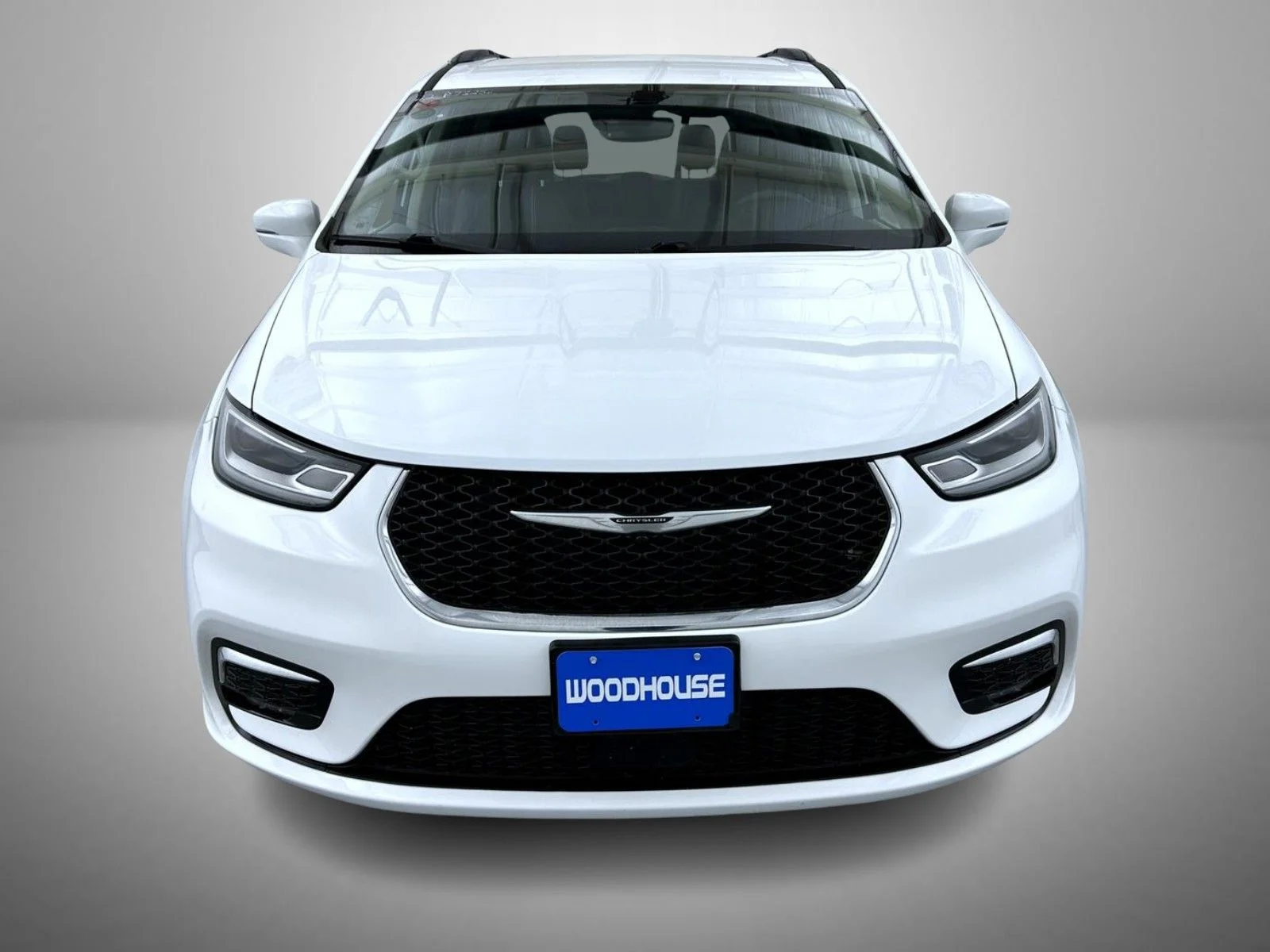 Used 2022 White Chrysler Touring L image 2