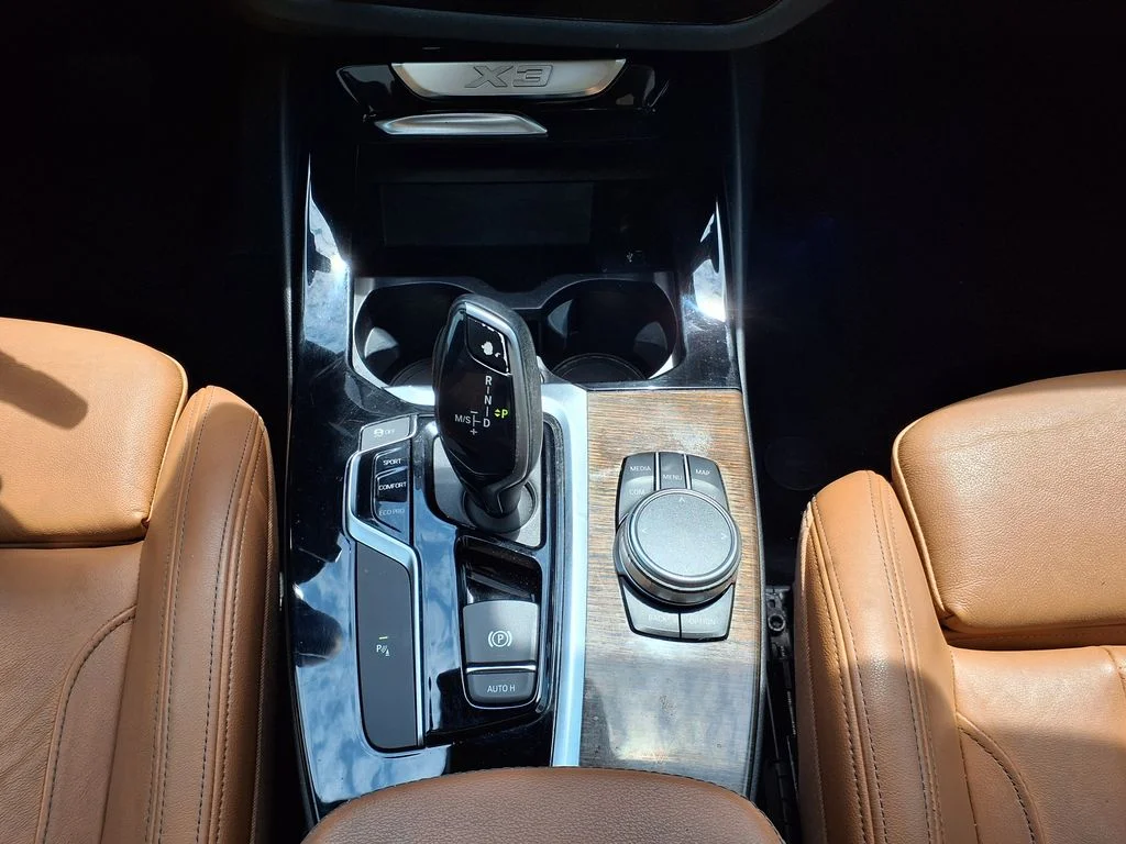 Used 2019 White BMW sDrive30i image 34