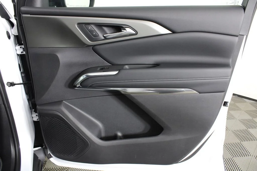 New 2026 Summit White Chevrolet LT image 10