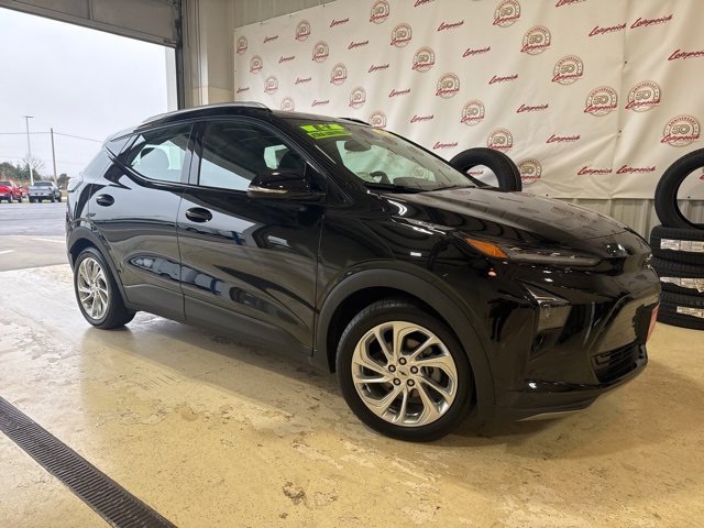 Used 2023 Chevrolet Bolt EUV LT with VIN 1G1FY6S01P4113471 for sale in Kansas City