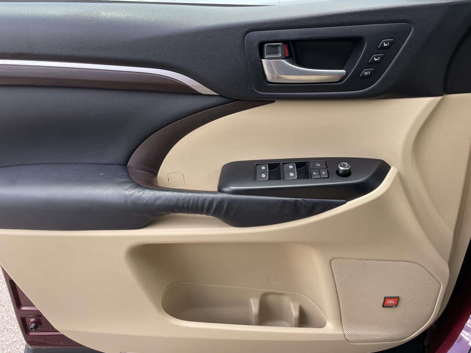 Used 2014 Ooh La La Rouge Mica Toyota Limited image 31