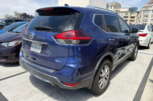 Used 2018 Caspian Blue Nissan SV image 7