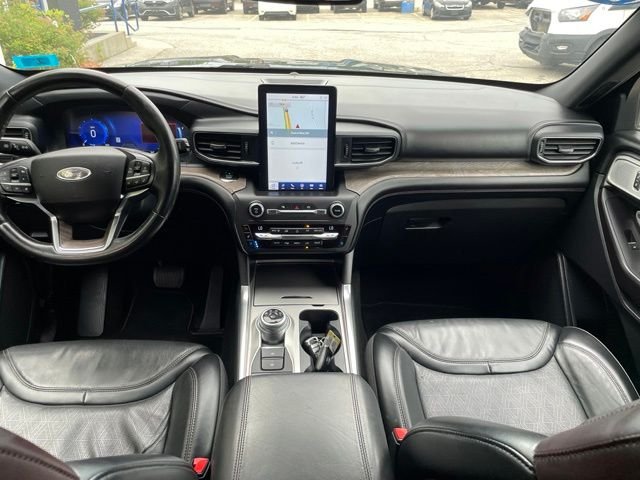 Certified Used 2020 Black Metallic Ford Platinum image 11