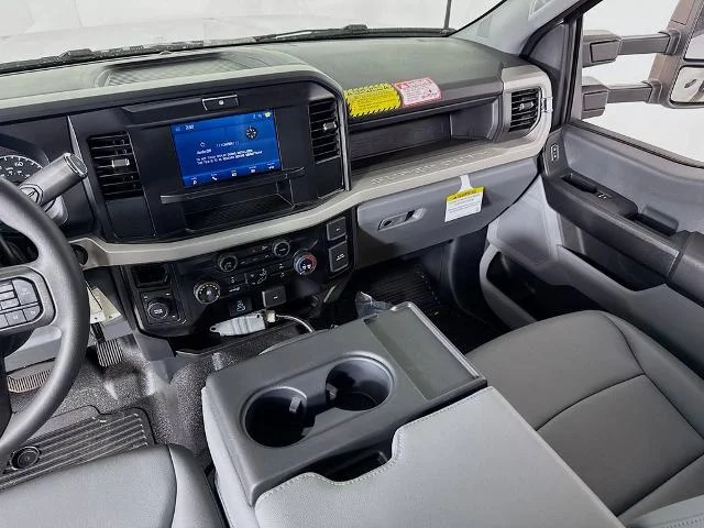 New 2025 Oxford White Ford F-450® XL image 53