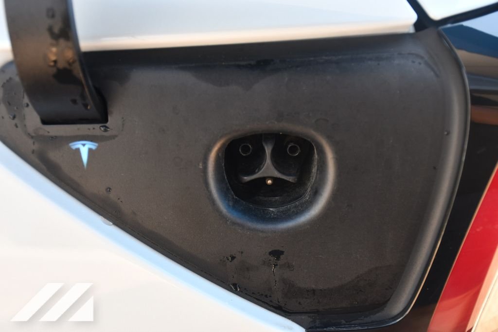 Used 2022  Tesla Base Electric image 30