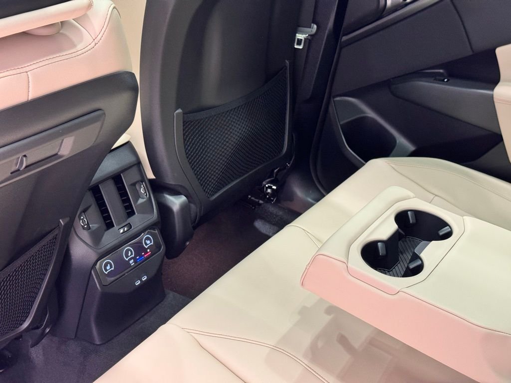 New 2026 Black Sapphire Metallic BMW 30 xDrive image 18