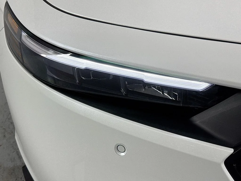 New 2026 Platinum White Pearl Honda Touring image 12
