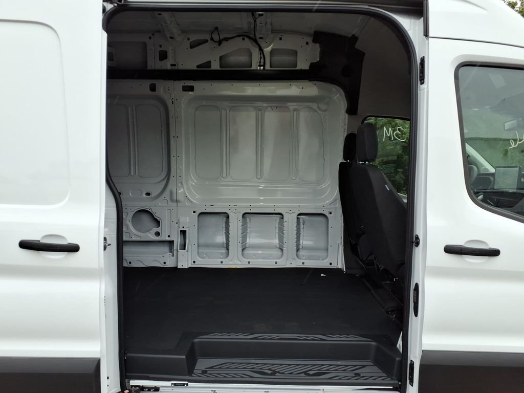New 2026 Oxford White Ford Cargo Van image 10
