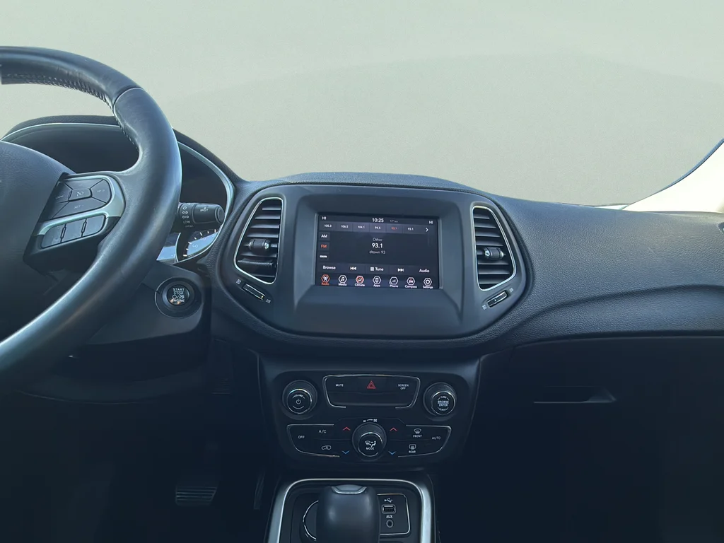 Used 2018 Gray Jeep Latitude image 21