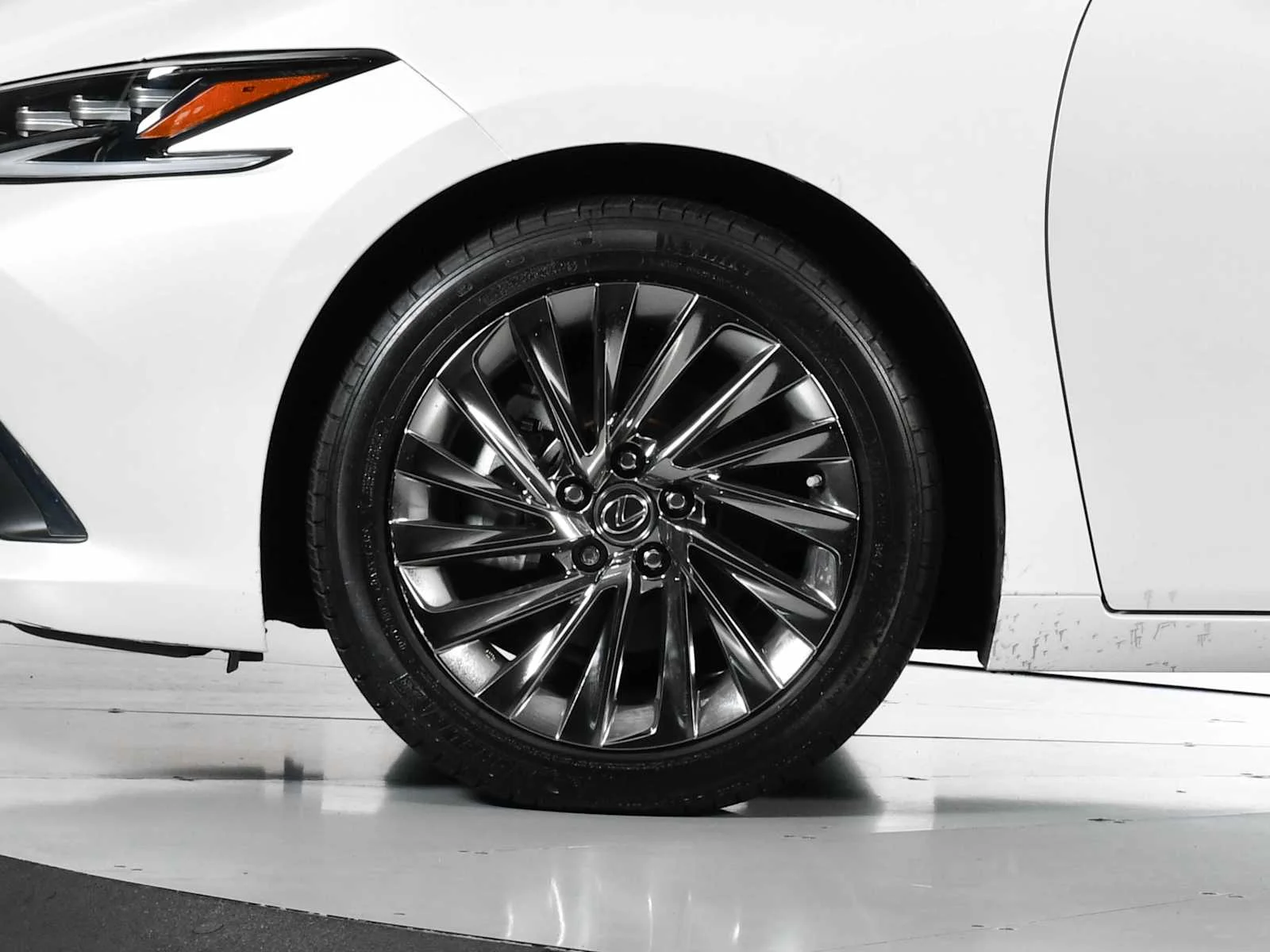 Used 2024 Eminent White Pearl Lexus Ultra Luxury image 9