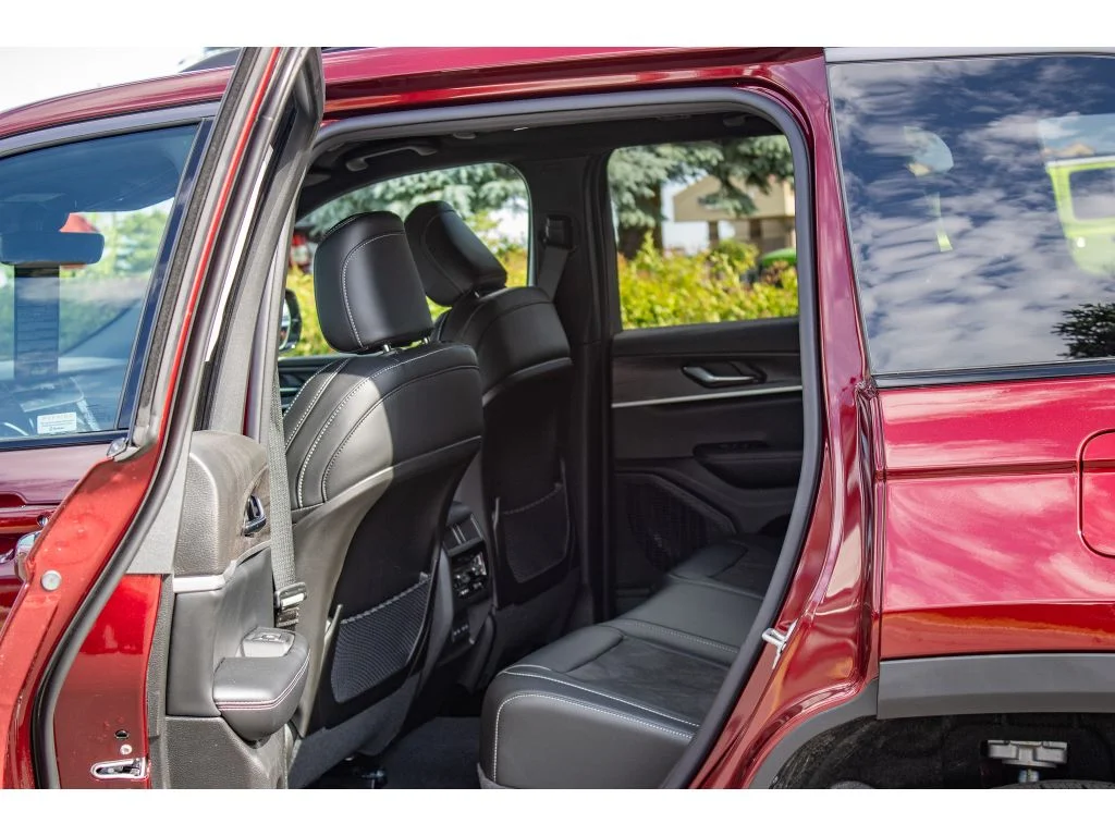 New 2026 Velvet Red Pearlcoat Jeep Laredo Altitude image 16