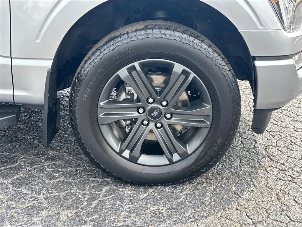 Used 2023 Silver Ford XLT image 10