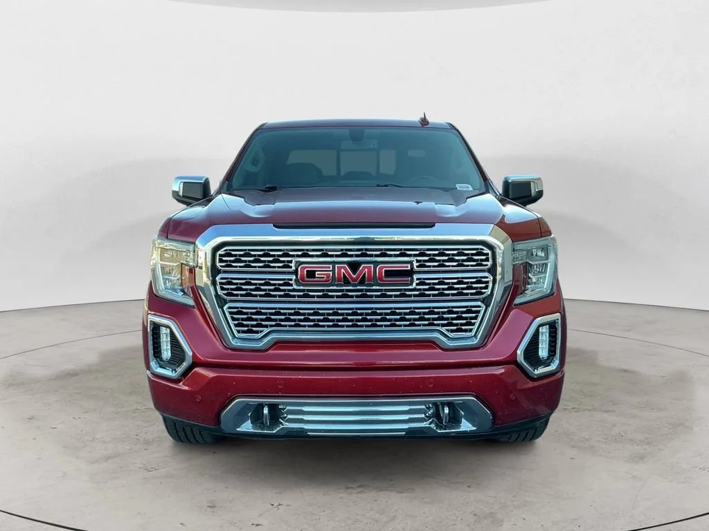 Used 2019 RED QUARTZ TINTCOAT GMC Denali image 2