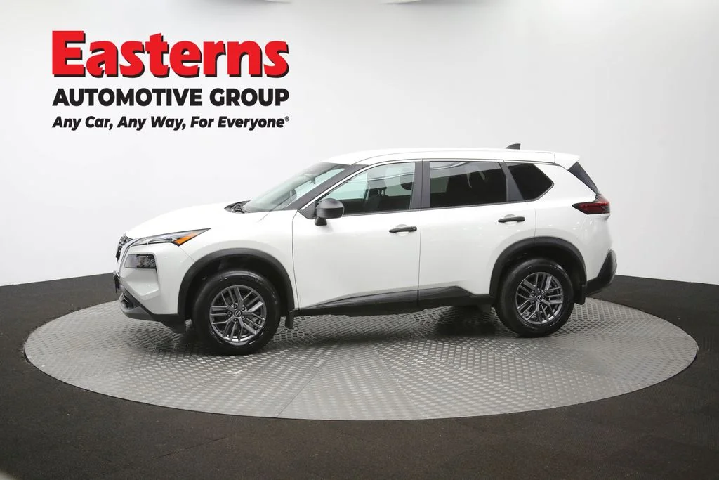 Used 2023 White Nissan S image 60