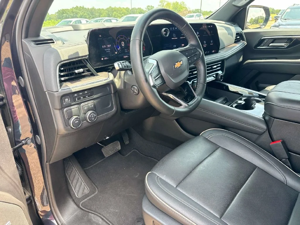 Used 2025 Gray Chevrolet Premier image 29