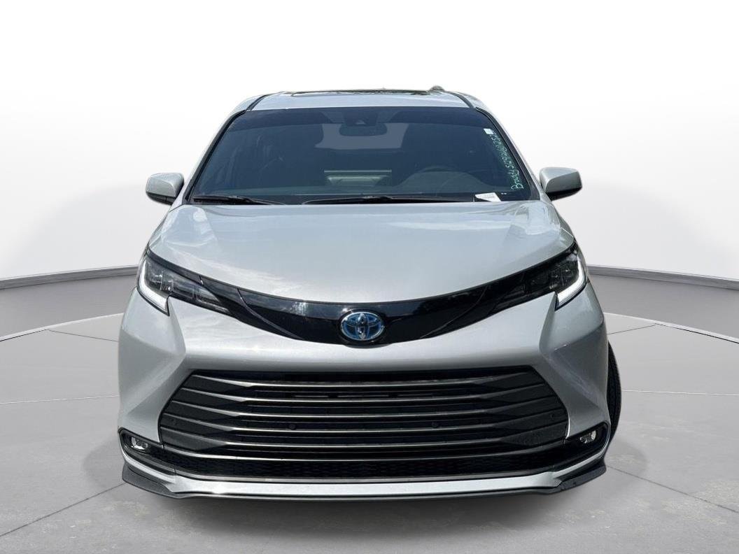 Used 2025 Cement Toyota Woodland Edition image 3