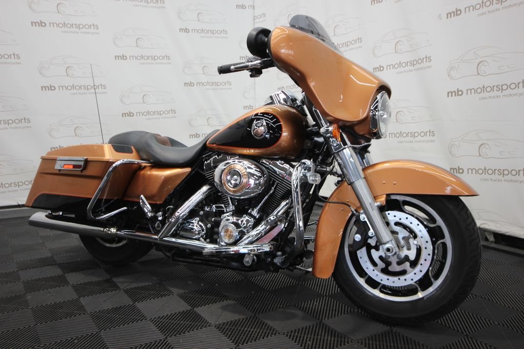 Used 2008 Brown Harley-Davidson FLHX image 10