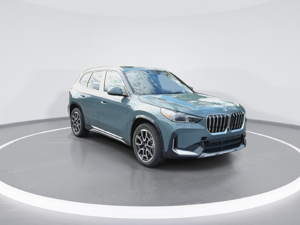 New 2027 Green Metallic BMW xDrive28i image 2