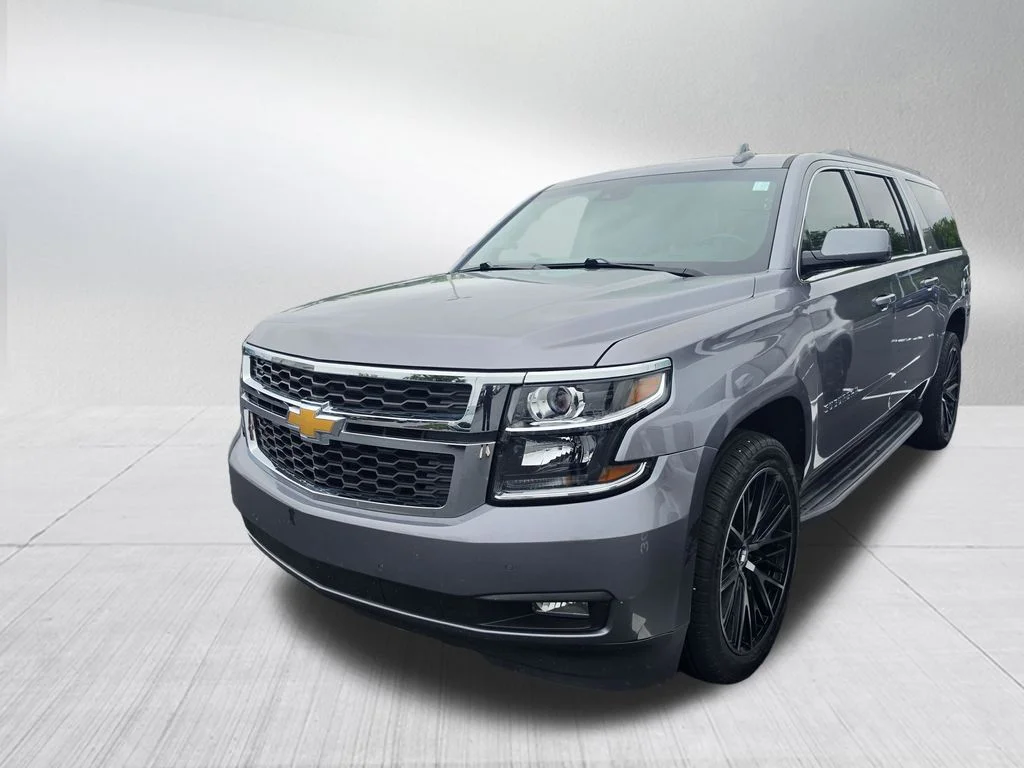 Used 2018 Gray Chevrolet LT image 1