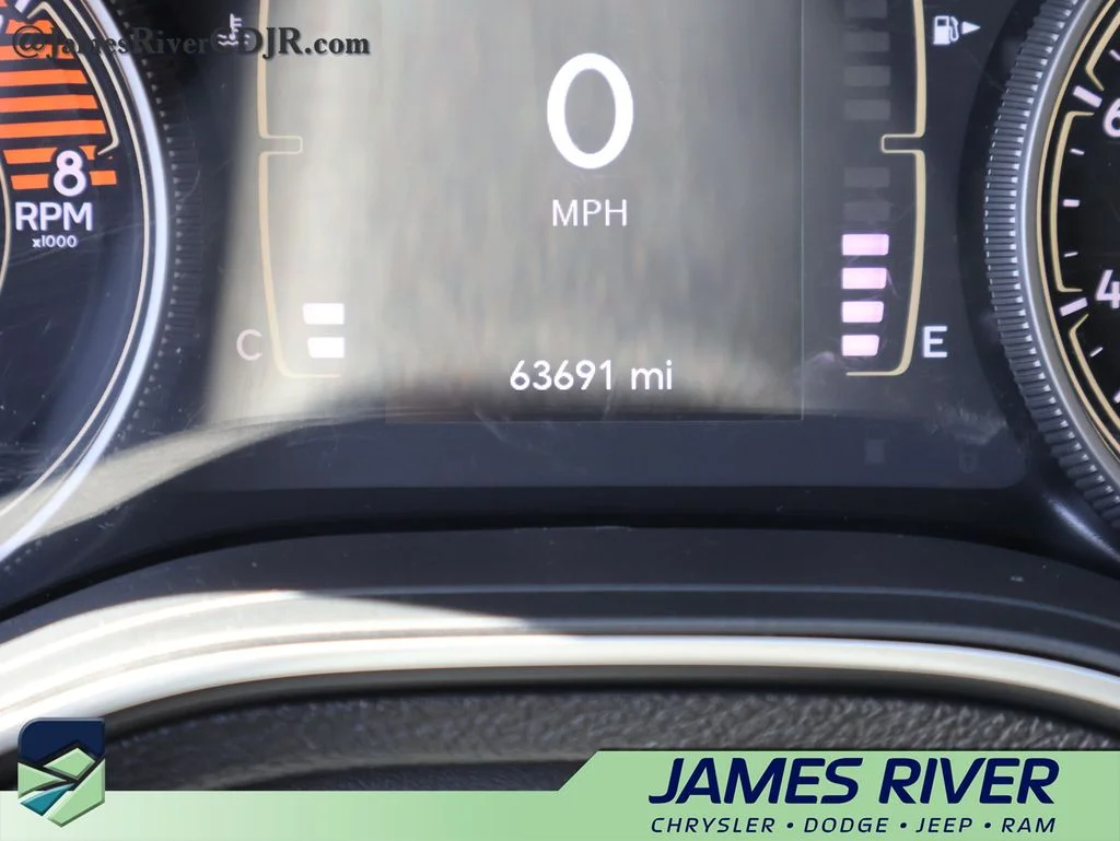 Used 2021 Silver Jeep Latitude Lux image 29