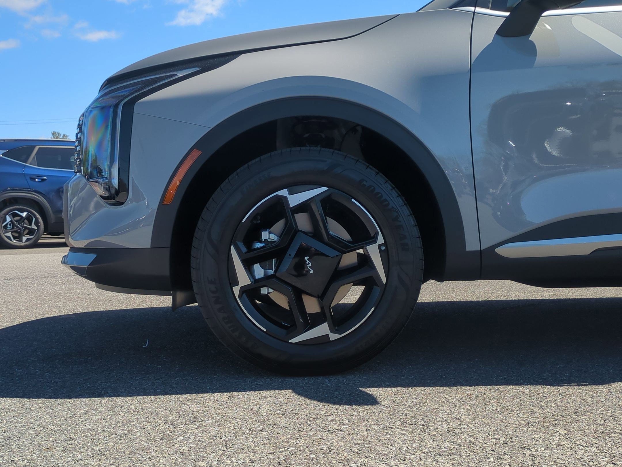 New 2026 Wolf Gray Kia EX image 16