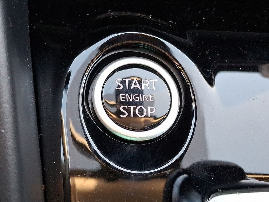 New 2025 Silver Nissan 1.6 SR image 15