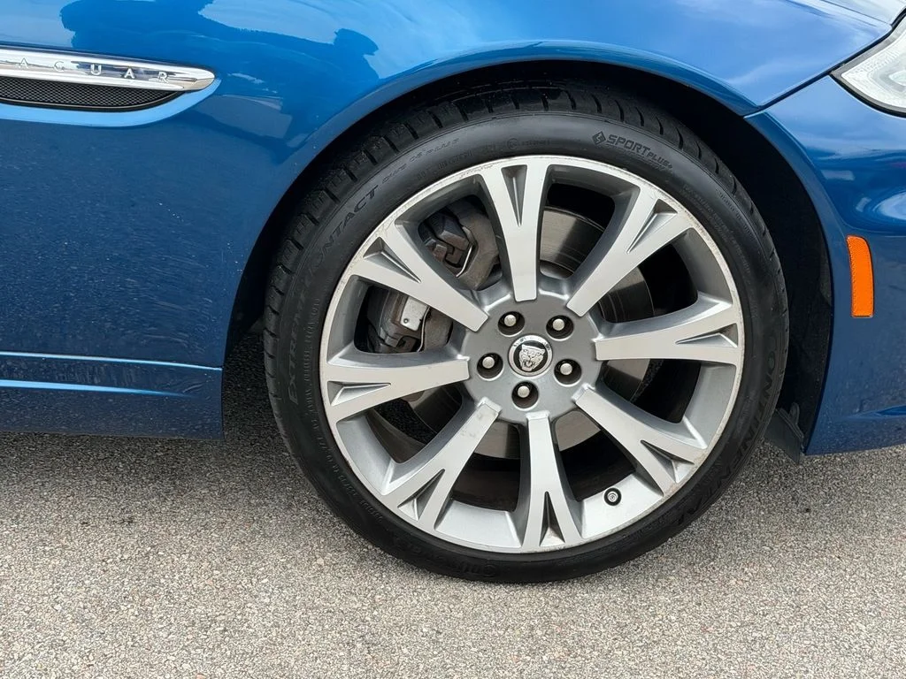 Used 2013 Blue Jaguar Base image 9