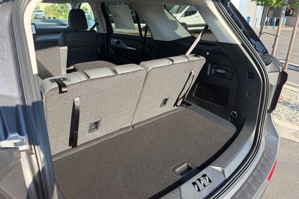 New 2026 Carbonized Gray Metallic Ford Active image 25