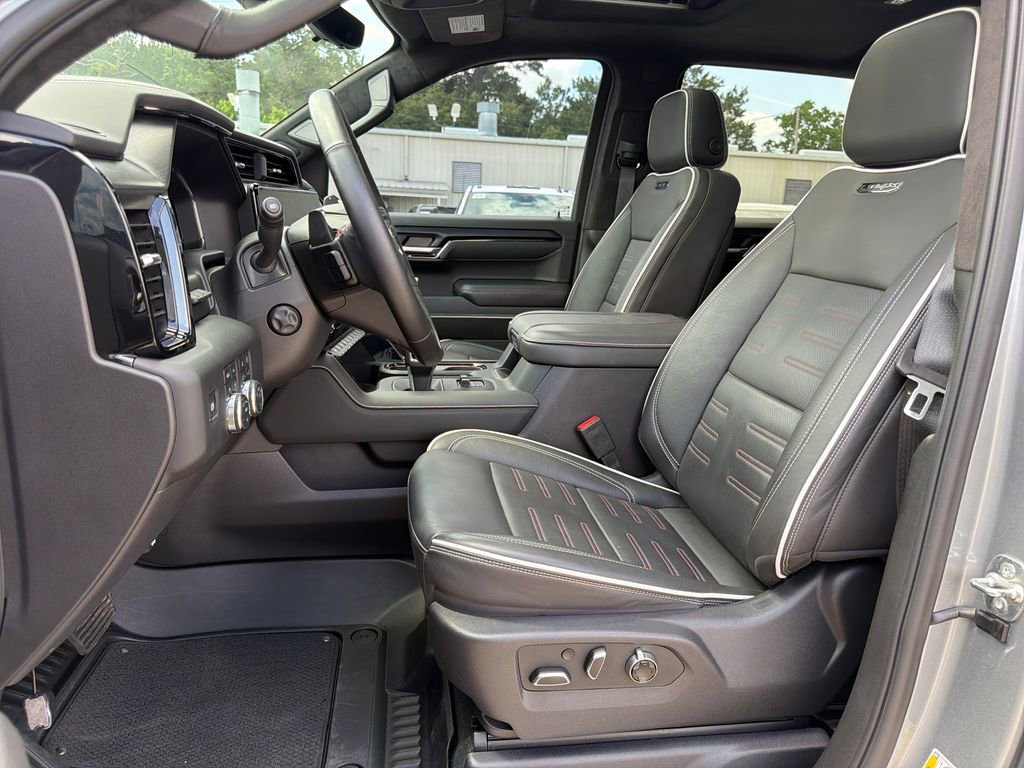 2025 GMC Sierra 1500 AT4X - Photo 12