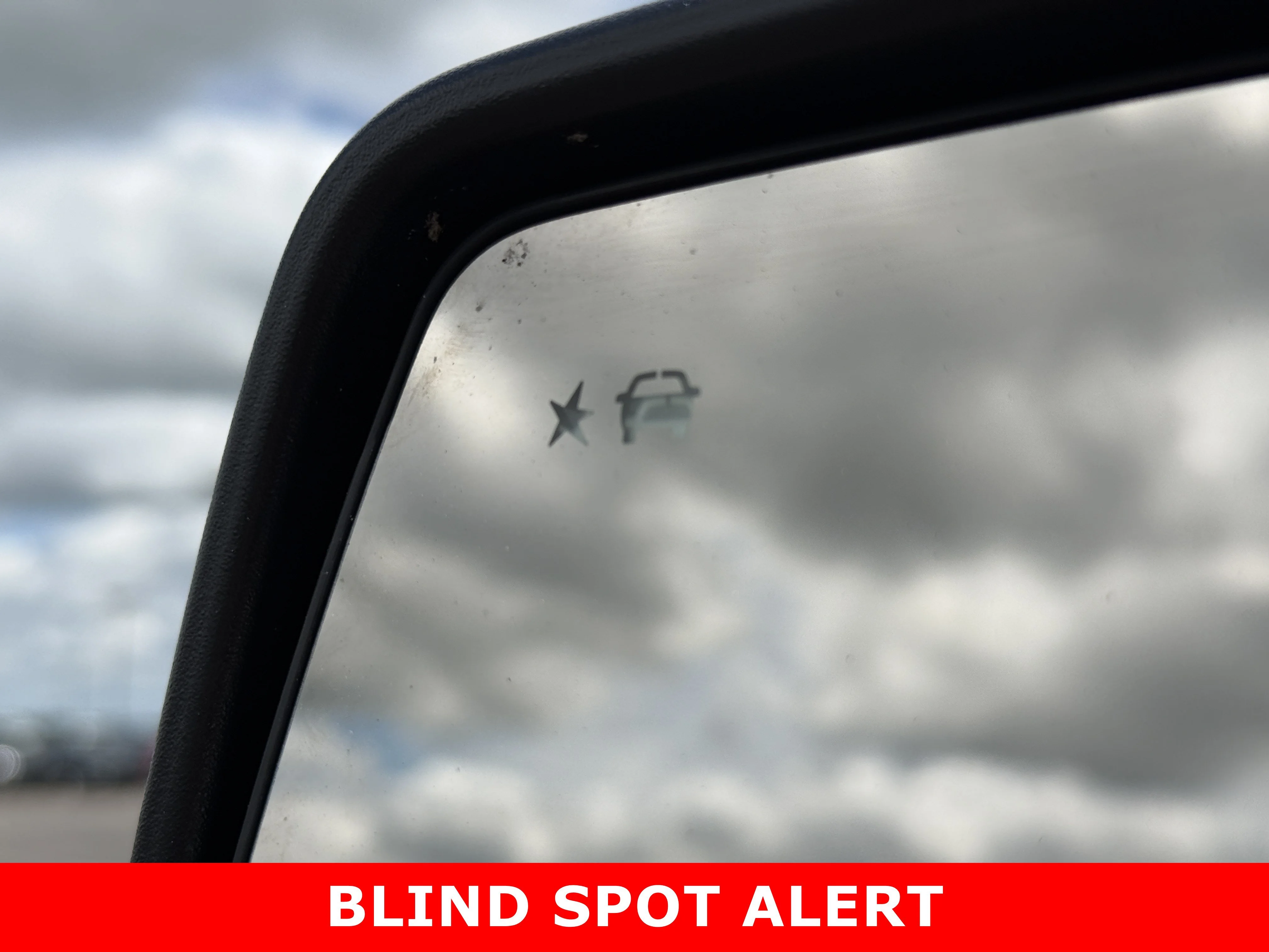 Certified Used 2022 Quicksilver Metallic GMC Elevation image 32