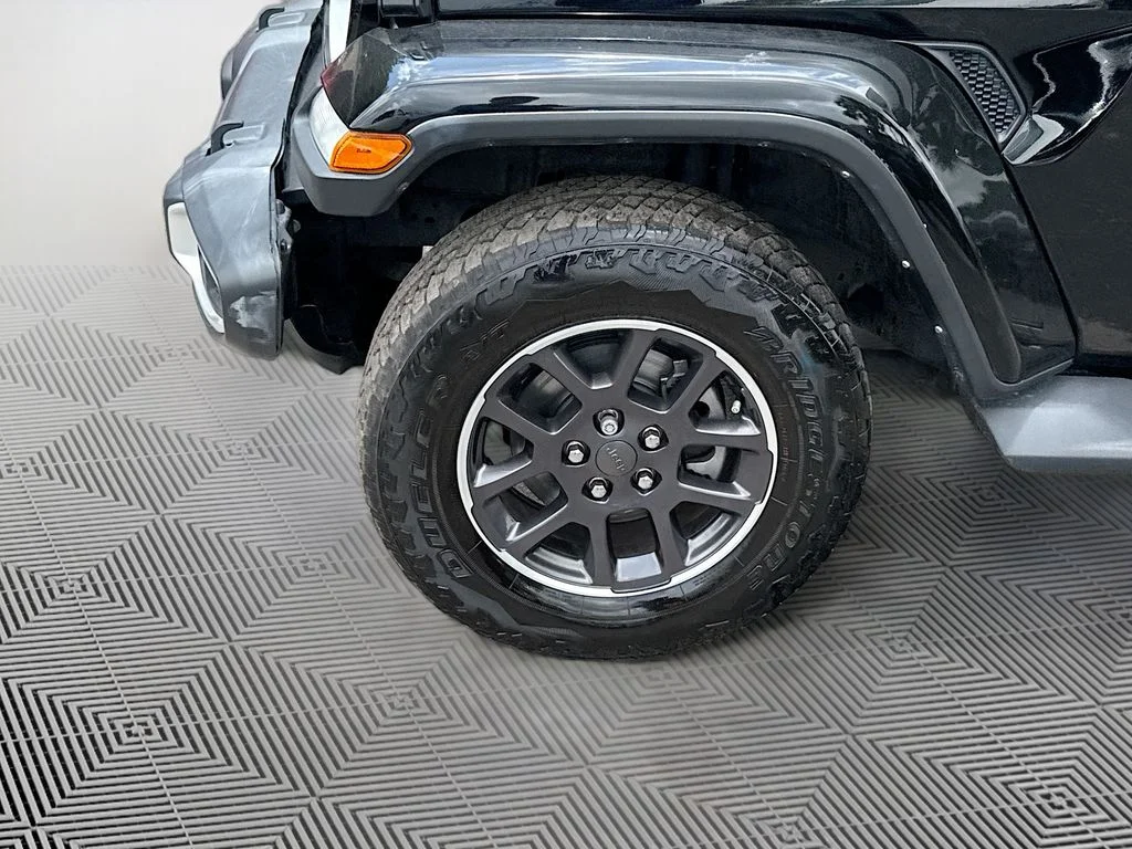 Used 2023 Black Jeep Overland image 33