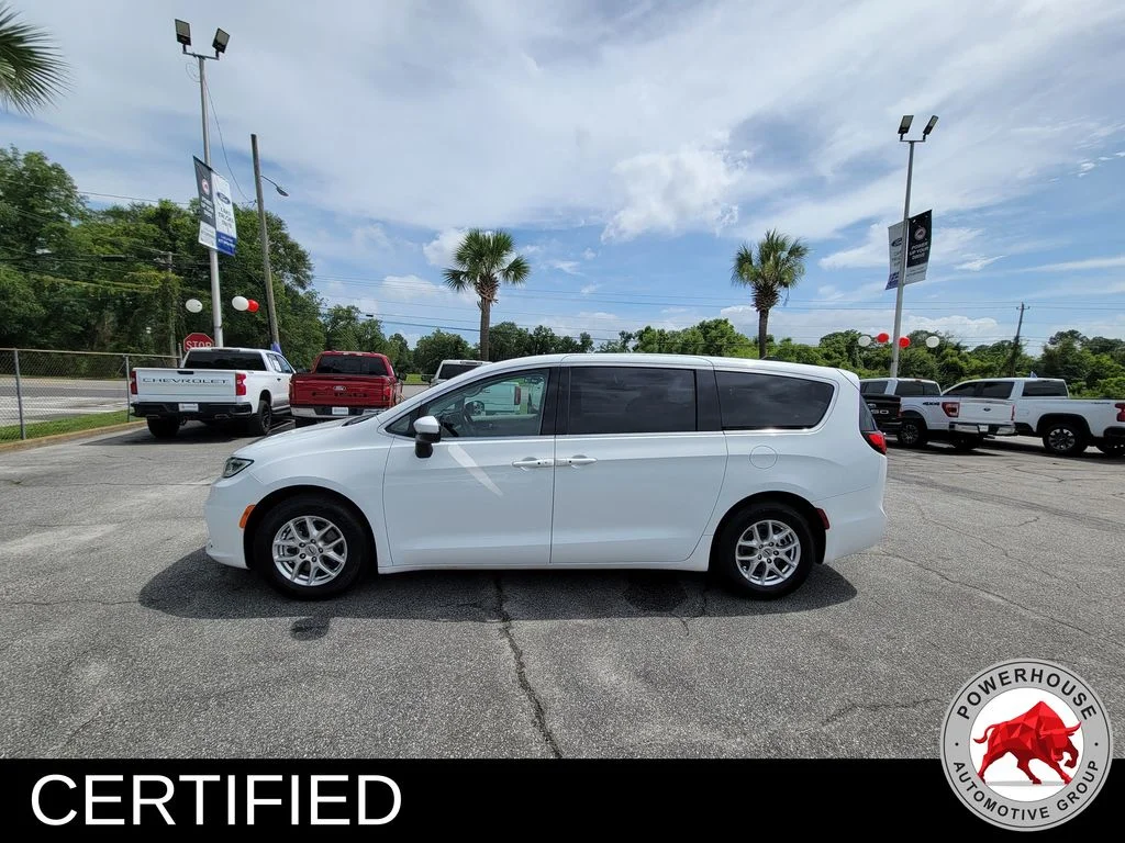Used 2023 White Chrysler Touring L image 2
