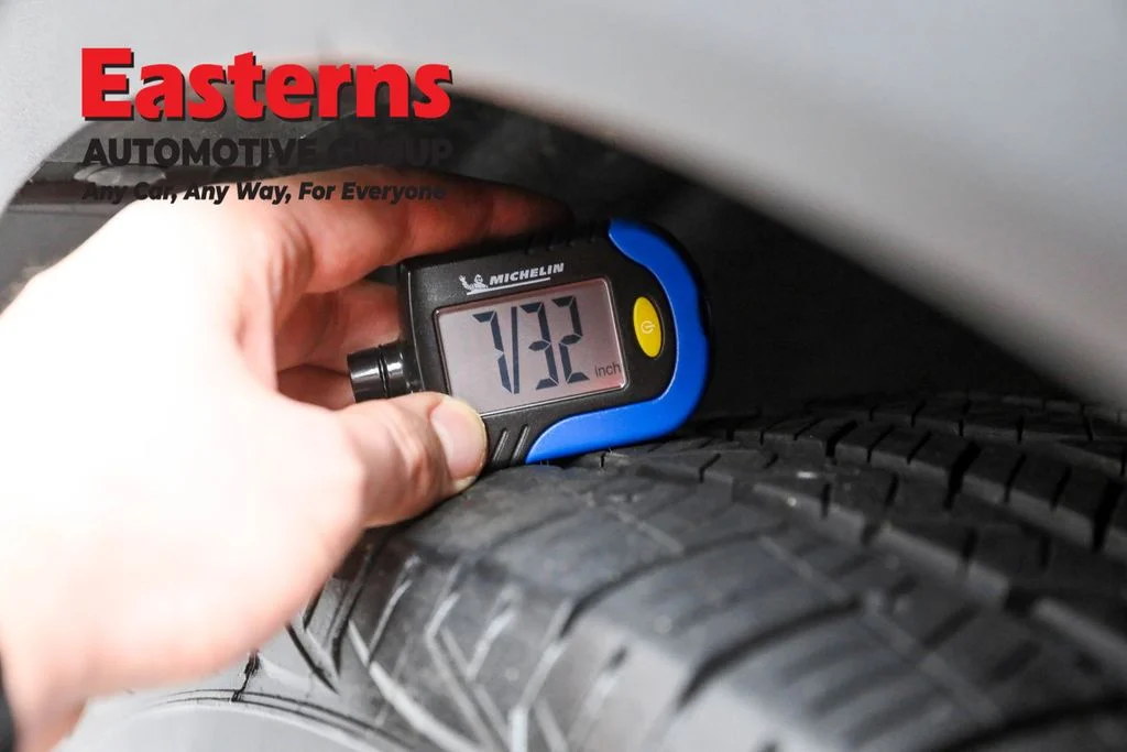 Used 2021 Blue Ford SE image 27