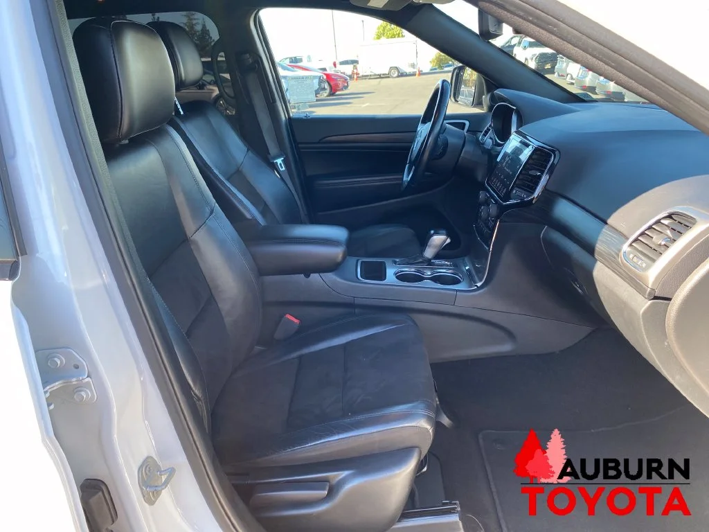Used 2020 Bright White Clearcoat Jeep Altitude image 21