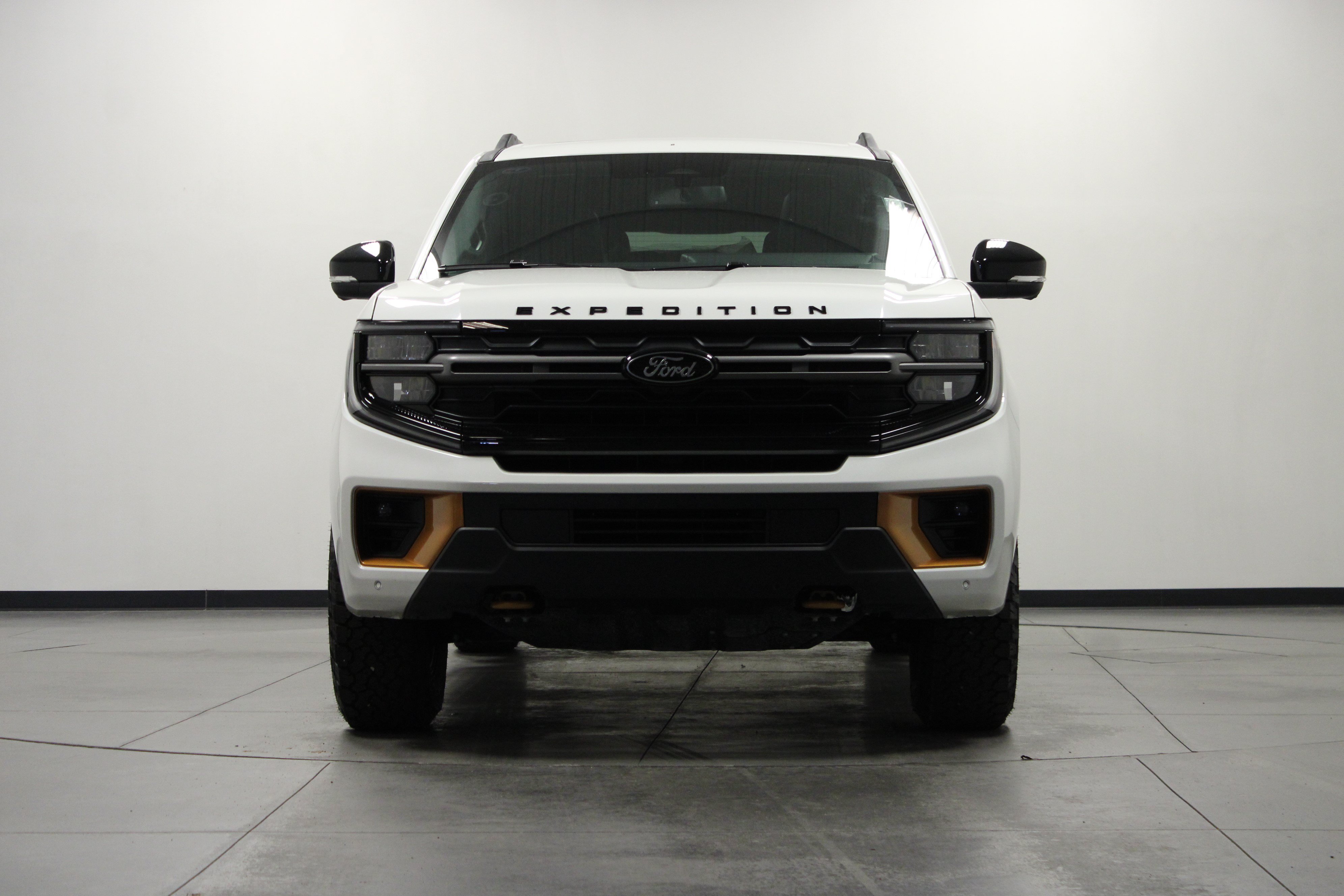 New 2026 Star White Metallic Tri-Coat Ford Tremor image 9
