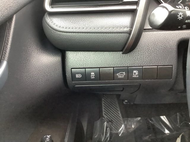 2021 Toyota Camry SE - Photo 17