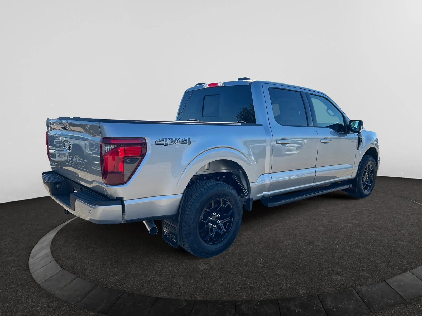New 2026 Iconic Silver Metallic Ford XLT image 5