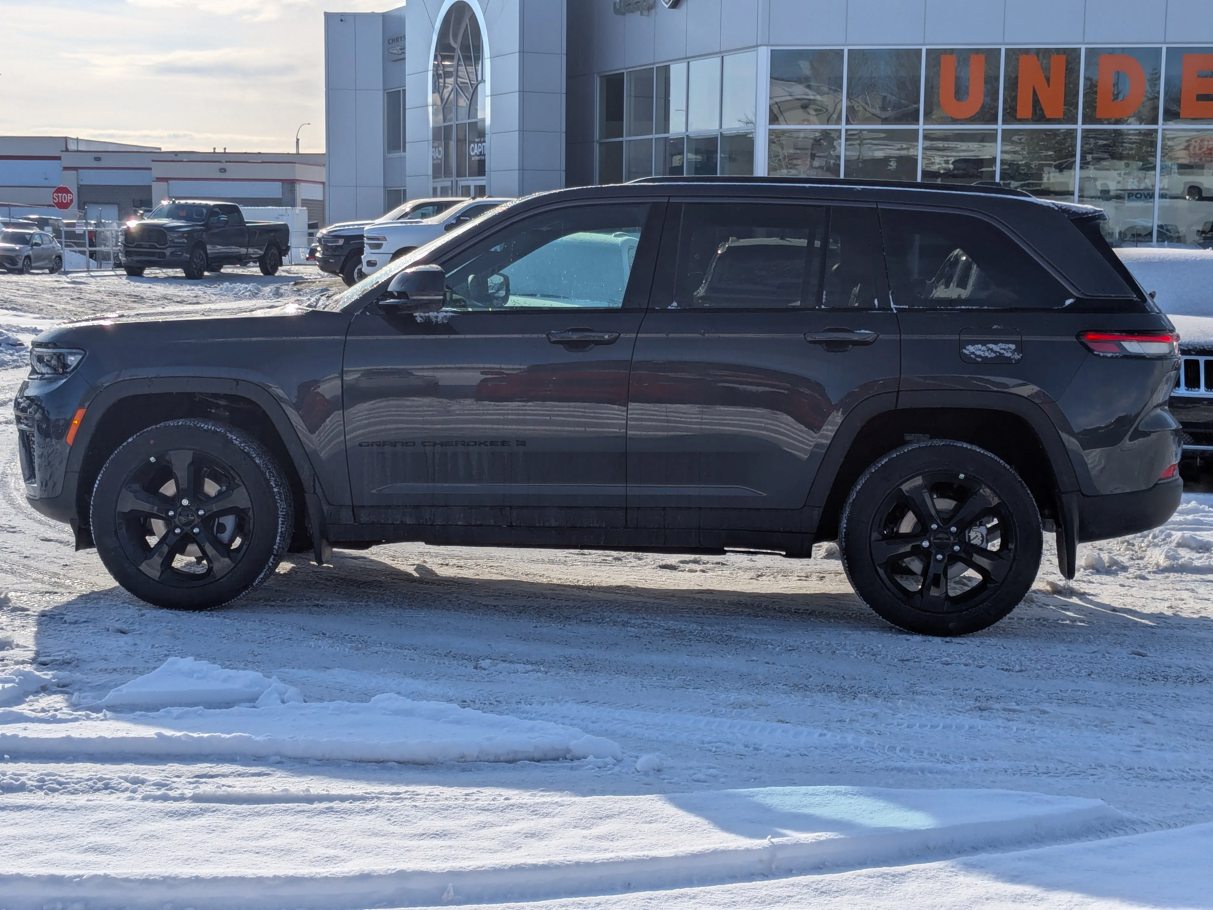 New 2026 Grey Jeep Altitude - - Altitude Appearance Pkg - Power Sunroof - 2.0L I4 Turbo & More image 5