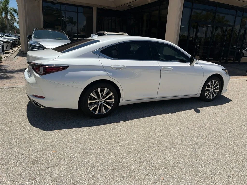 Certified Used 2020 White Lexus 350 image 3