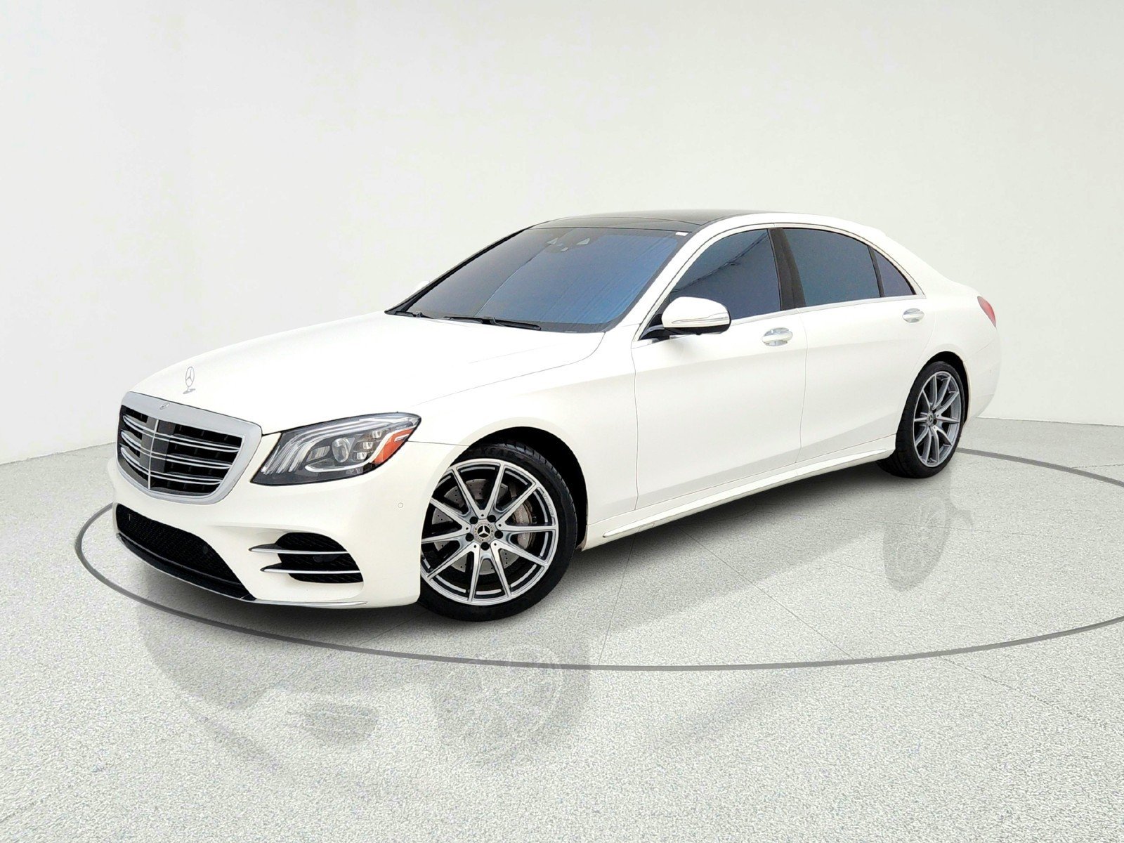 Used 2018 designo Diamond White Mercedes-Benz S 560 image 1