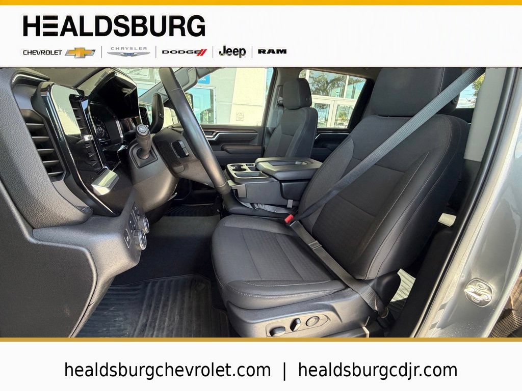 Used 2025 Sterling Gray Metallic Chevrolet LT image 9