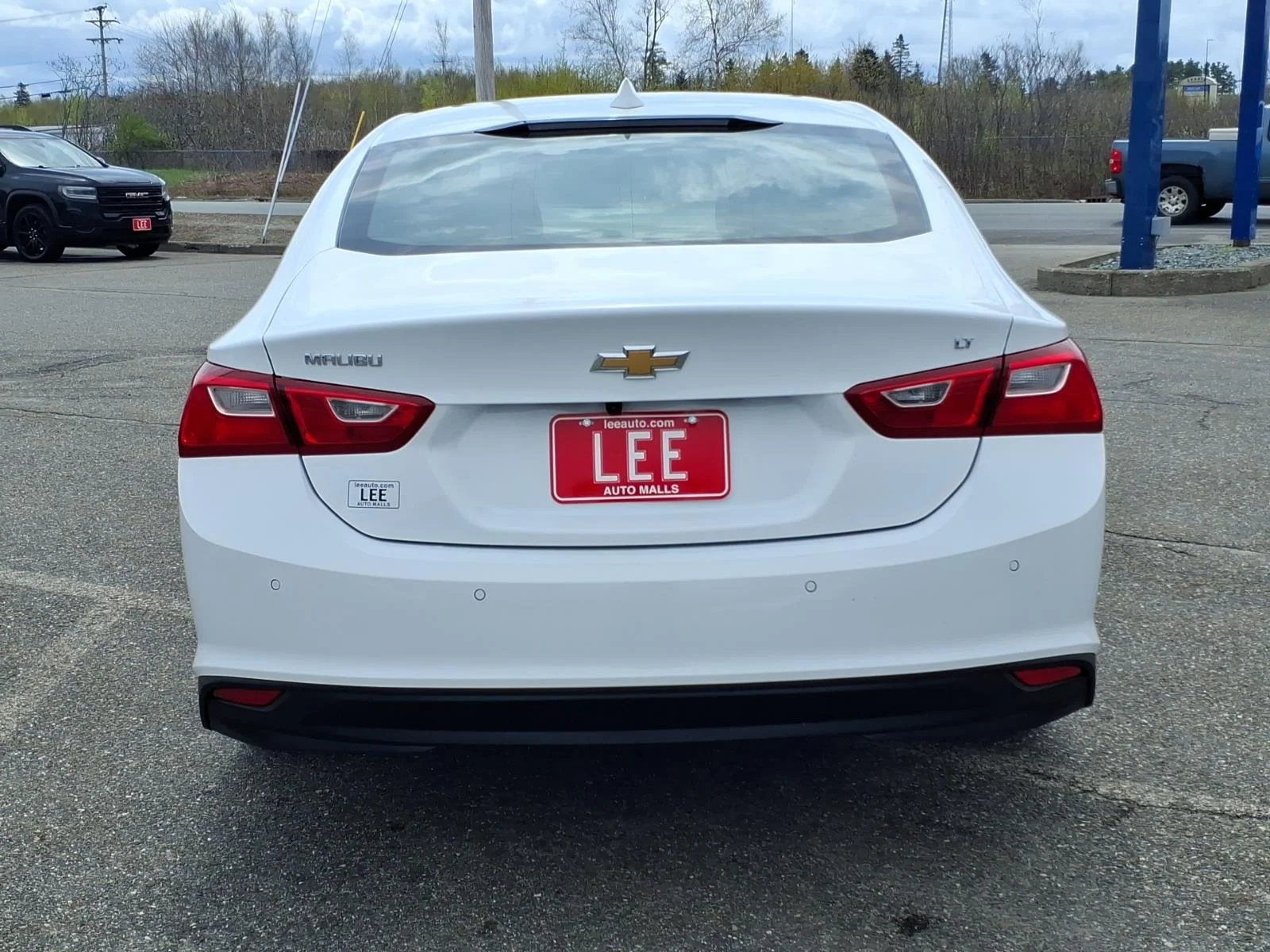 Used 2024 Summit White Chevrolet LT image 6