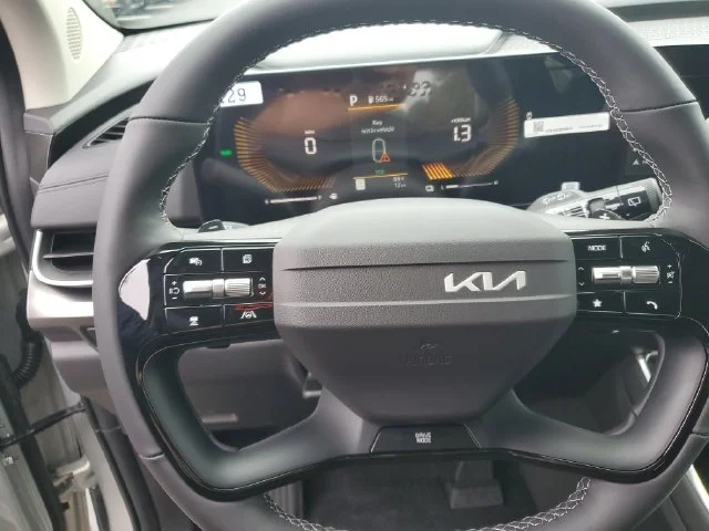 New 2027 Ivory Silver Kia EX image 19