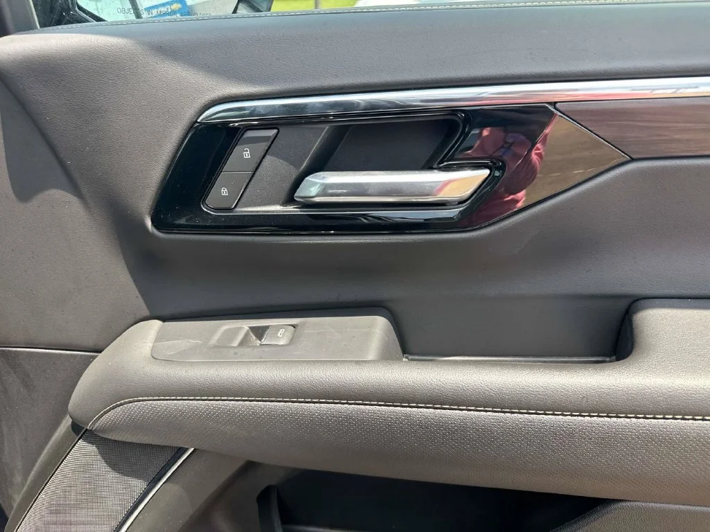 Used 2025 Gray Chevrolet Premier image 25