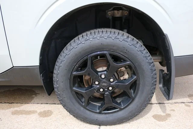 Used 2022 Cactus Green / Gray Ford XLT image 57