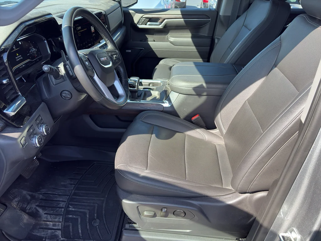 Used 2023 Sterling Metallic GMC SLT image 3