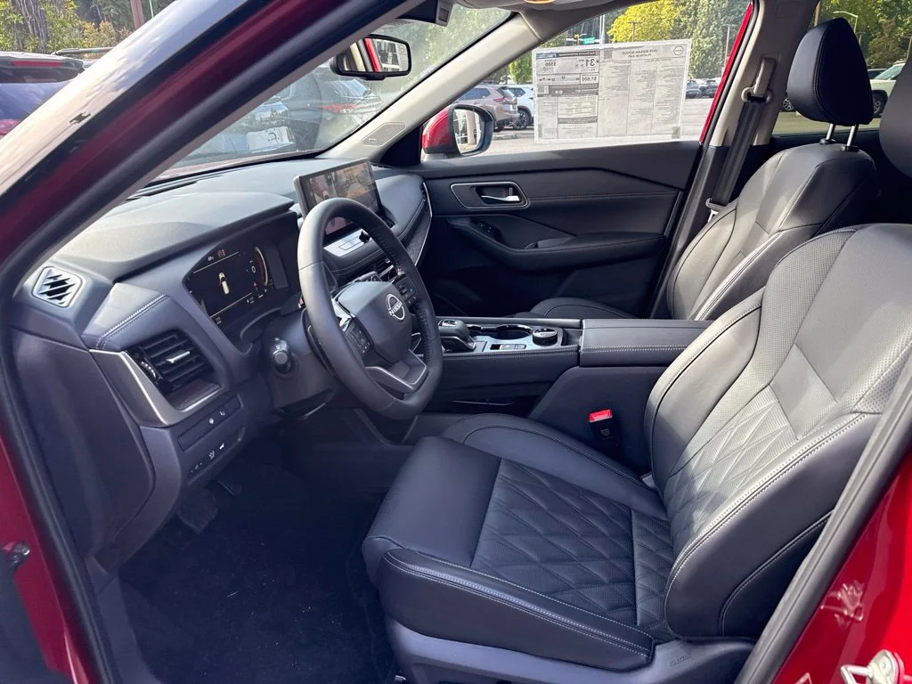 2026 Nissan Rogue Platinum - Photo 14
