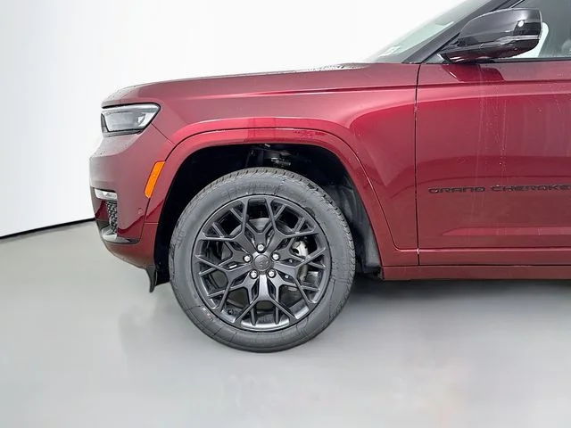 Used 2025 Red Jeep Summit image 33