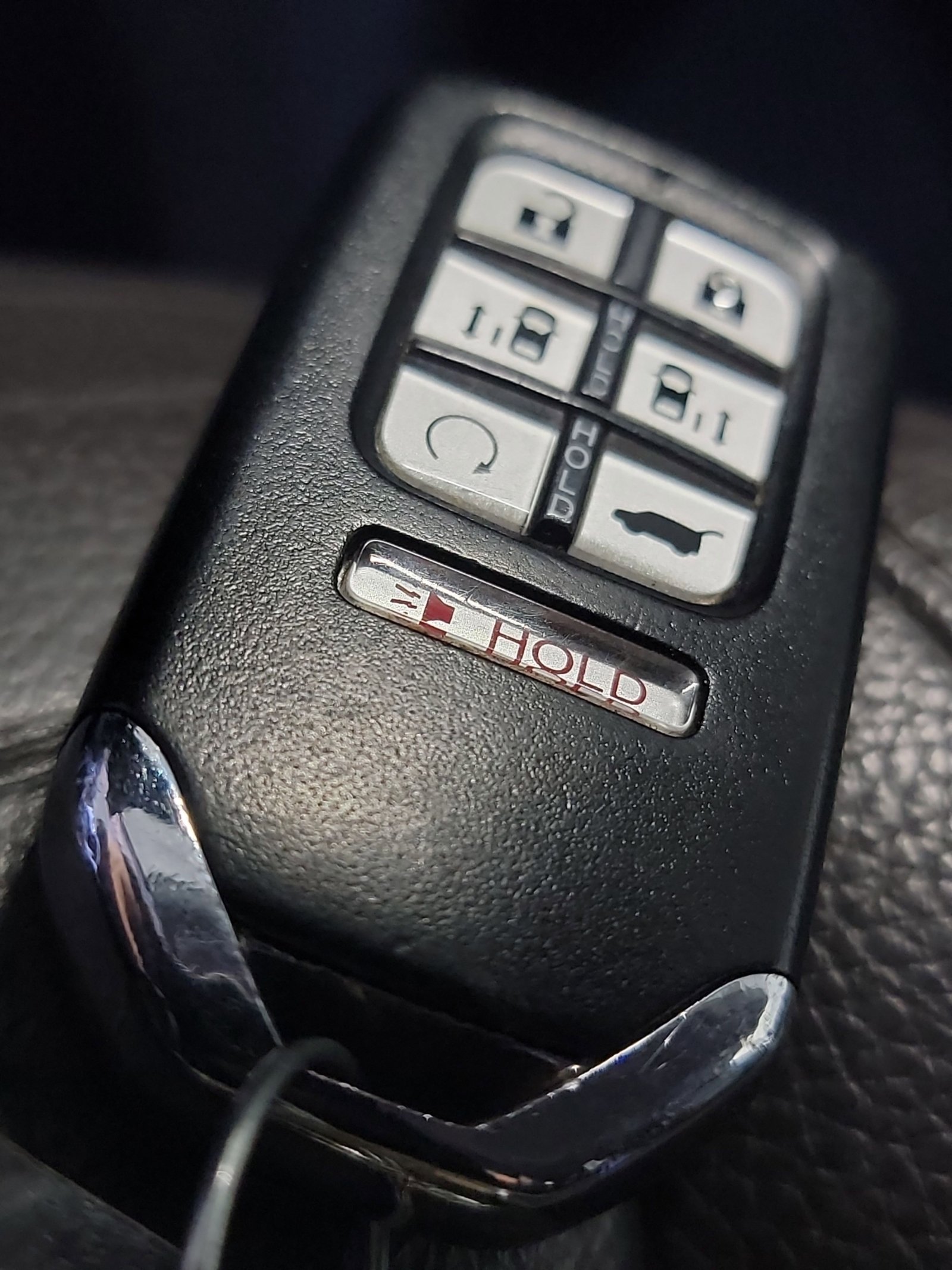 Used 2018 Modern Steel Metallic Honda Touring image 31